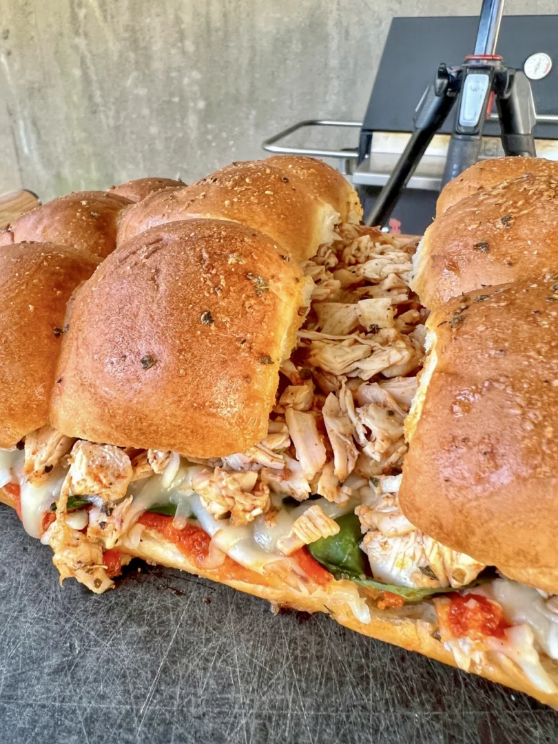 smoked chicken pizza sliders