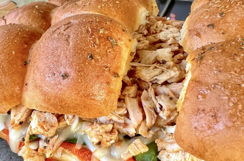 smoked chicken pizza sliders