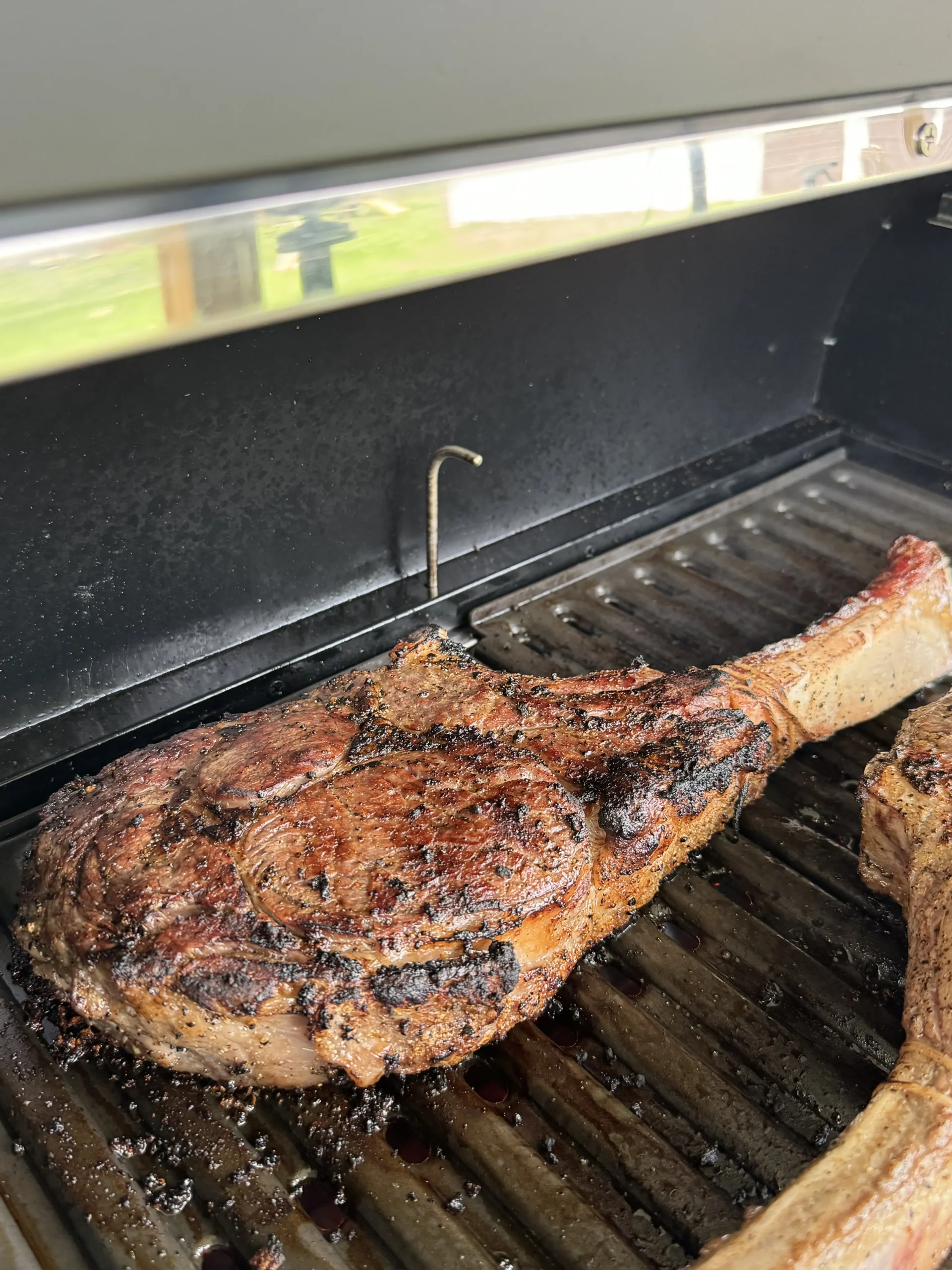 tomahawk on the grill