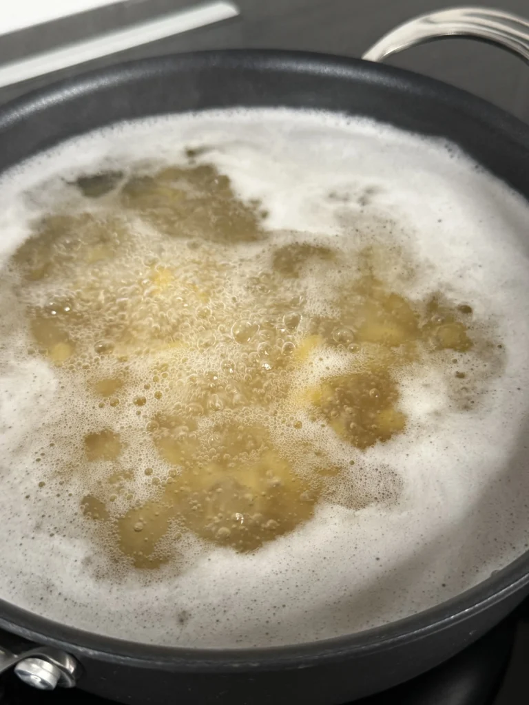 boiling the pasta 