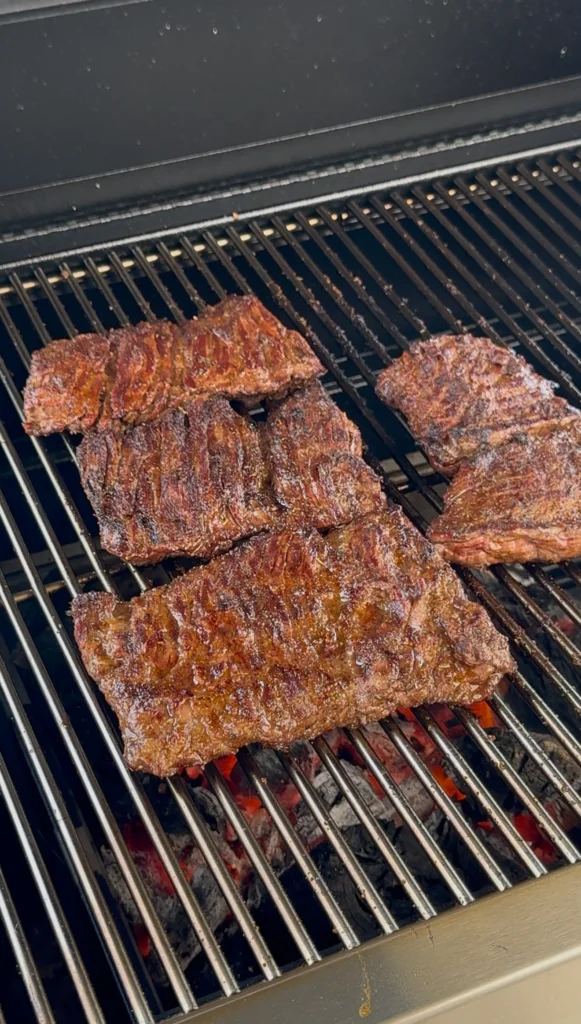 percectly grilled skirt steak for the nachos on the grill